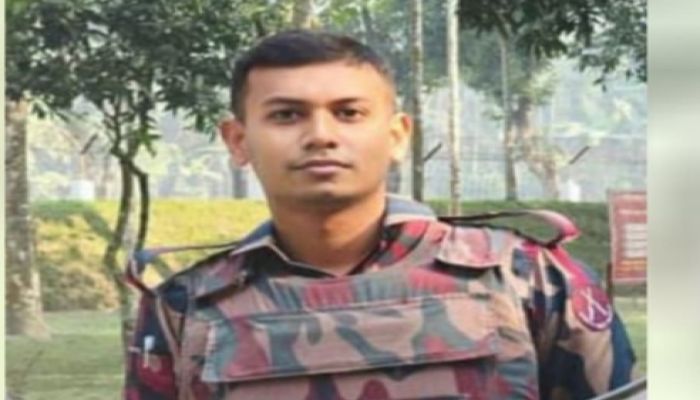 কুড়িগ্রামের ফুলবাড়ী  সীমান্তে নিজ রাইফেলের গুলিতে বিজিবি সদস্যের আত্মহত্যা