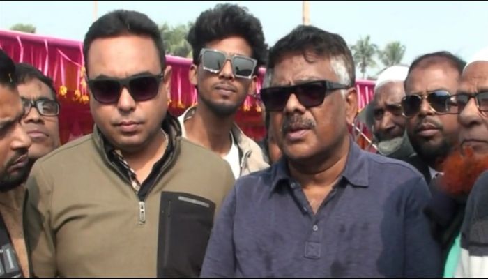 আগামী দিনে তারেক রহমানের নেতৃত্বে  বিএনপি রাষ্ট্রীয় ক্ষমতায় যাওয়ার জন্য  সারা নাটোরের মানুষ ঐক্যবদ্ধ ভাবে ধানের শীষের  প্রতীকে তারা আমাকে বিপুল ভোটে জয়ী করবে  -নাটোরে দুলু