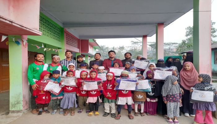 সিলেটের স্বেচ্ছাসেবী সংগঠন সেইফটি সোশ্যাল অর্গানাইজেশনের উদ্যোগে তৃতীয় ধাপে শীতবস্ত্র বিতরণ