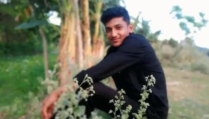 ঝালকাঠির নলছিটিতে বৈচন্ডি গ্রামে বিদ্যুৎস্পৃষ্ট হয়ে এক কলেজছাত্রের মৃত্যু হয়েছে।