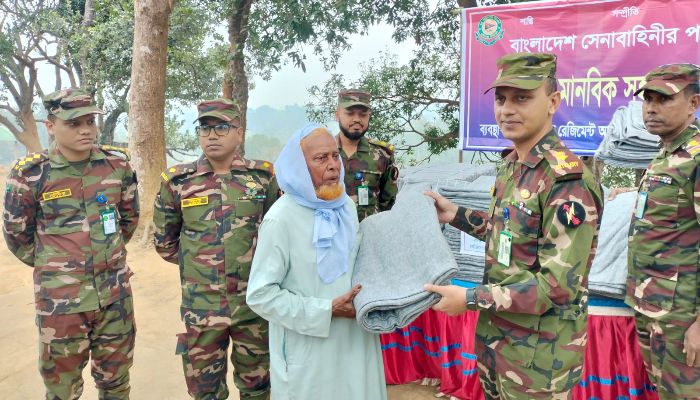 মাটিরাঙ্গা সেনা জোনের উদ্যোগে বিনামূল্যে চিকিৎসা সেবা ও শীতবস্ত্র বিতরণ