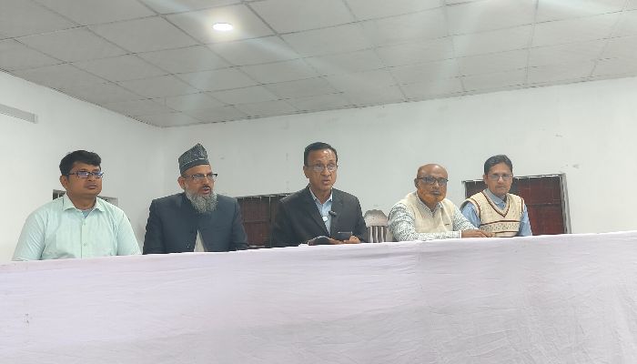 প্রধান শিক্ষককে সরাতে মিথ্যা অভিযোগ: প্রতিবাদে সংবাদ সম্মেলন