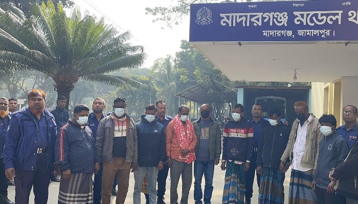 মাদারগঞ্জে পৌর যুবদল নেতা সহ ৯ জুয়াড়ি আটক