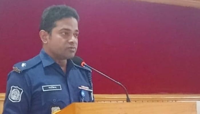 অল্প সময়ে মানুষের মন জয় ওসি নাজমুস সাকিবের 