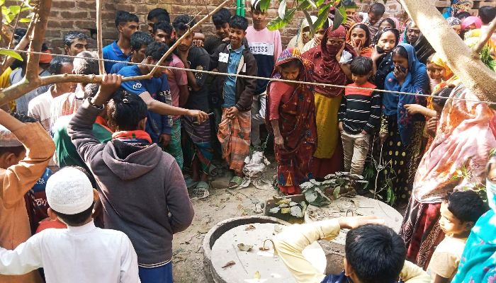  সেপটিক ট্যাংকে অজ্ঞাত নারীর মরদেহ