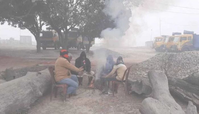 তীব্রশীতে বিপর্যস্ত উত্তরের জনজীবন