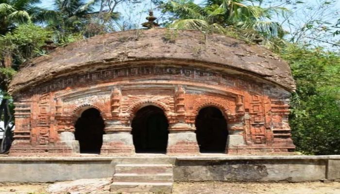 ঐতিহ্যের অন্যতম স্মারক লোহাগড়ার কোটাকোল জোড়বাংলা মন্দির 