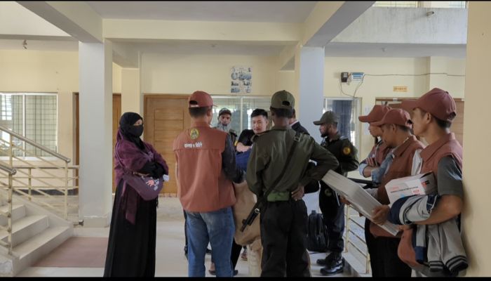 ত্রয়োদশ জাতীয় নির্বাচন: দুর্গম রুমায় ভোটকেন্দ্রে রওনা 