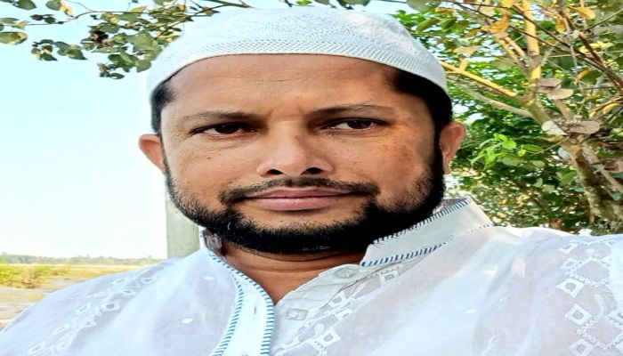 ১২ লক্ষ টাকা ঘুষ গ্রহণের অভিযোগ