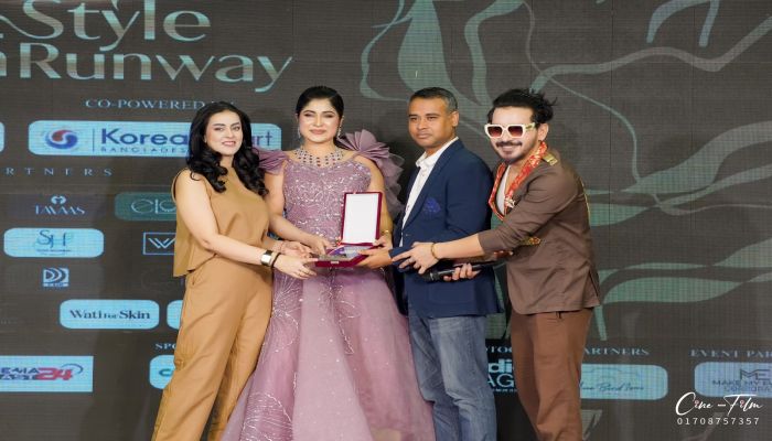 ব্র্যান্ড ওনার হিসেবে সম্মাননা পেলেন আদ্রিজা 