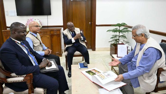 প্রধান উপদেষ্টার সঙ্গে কমনওয়েলথ নির্বাচন পর্যবেক্ষক দলের সাক্ষাৎ