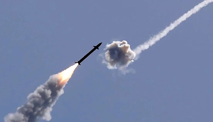 ইরানে আকস্মিক হামলা চালিয়েছে ইসরায়েল