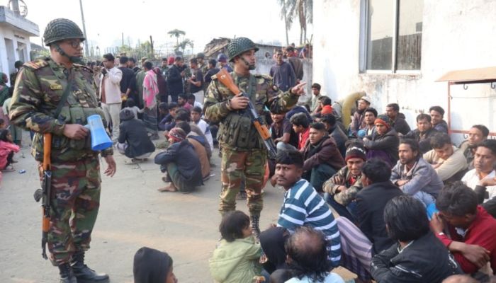 চট্টগ্রামে রোহিঙ্গা কলোনিতে যৌথবাহিনীর অভিযান, আটক ৩৪৮
