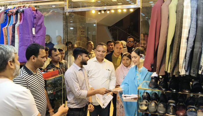 বাবার জন্য ভোট চাইলেন জাইমা রহমান