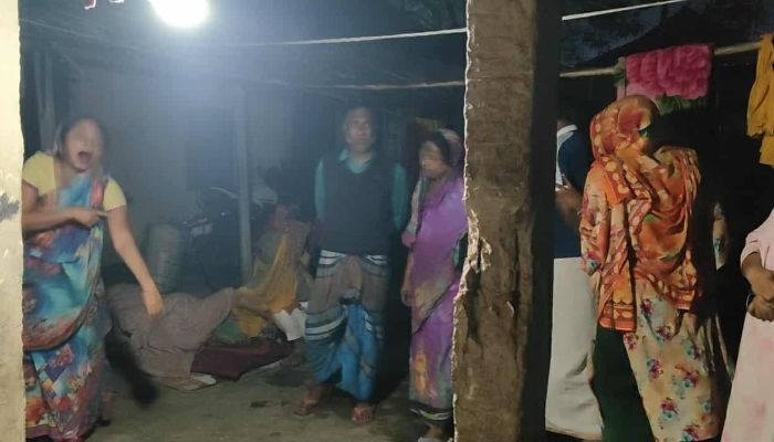 ভালুকায় বাড়িতে হামলা-লুটপাটের অভিযোগ, আহত ৫