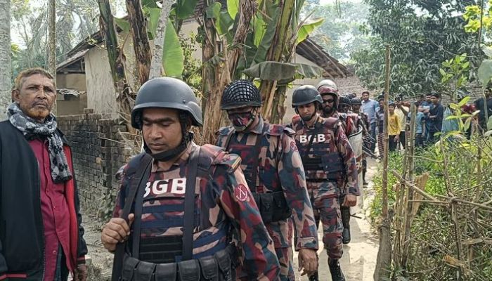 বেনাপোলে বোমা বিস্ফোরণ, আহত ২