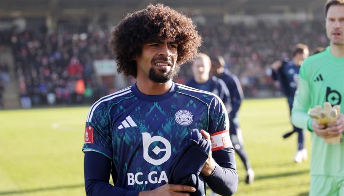 মাঠের বাইরে হামজা চৌধুরী