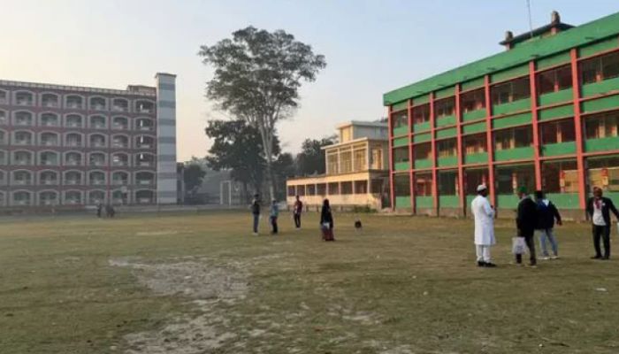 শেখ হাসিনার আসনে ভোটকেন্দ্রের যে চিত্র দেখা গেল