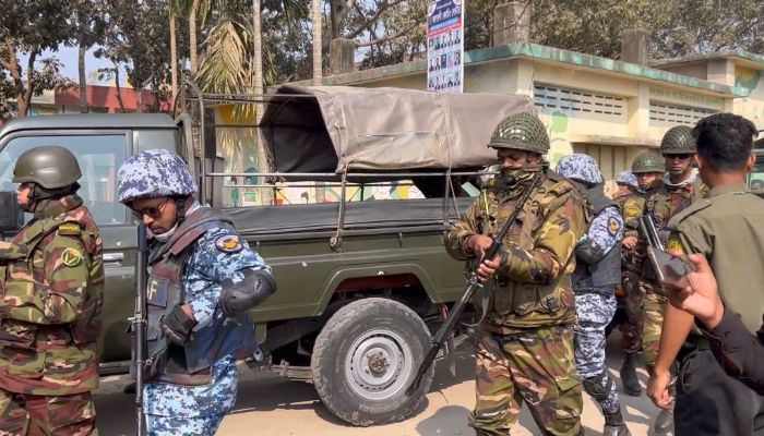 ভোটকেন্দ্রে প্রভাব বিস্তারের অভিযোগে যুবদল নেতাকে পুলিশ হেফাজতে