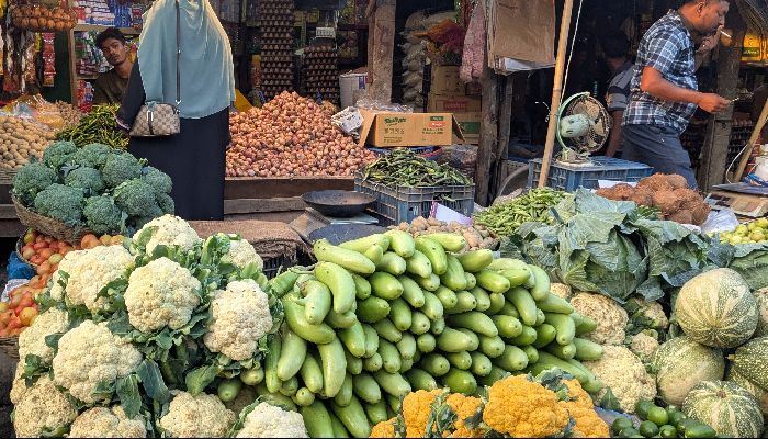 মাহে রমজানের হাওয়া লেগেছে নিত্যপ্রয়োজনীয় দ্রব্যের মূল্যে