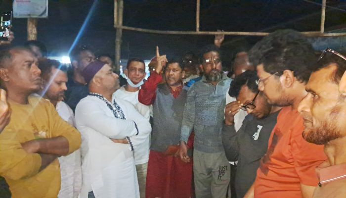 লোহাগড়ায় সাবেক প্রধানমন্ত্রী প্রয়াত বেগম  খালেদা জিয়ার ছবি সম্বলিত ব্যানার ছিড়ে ফেলার ঘটনার প্রতিবাদে বিএনপির বিক্ষোভ মিছিল ও সমাবেশ অনুষ্ঠিত 