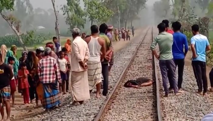 বদরগঞ্জে ট্রেনে কাটা পড়ে গৃহবধূ নিহত