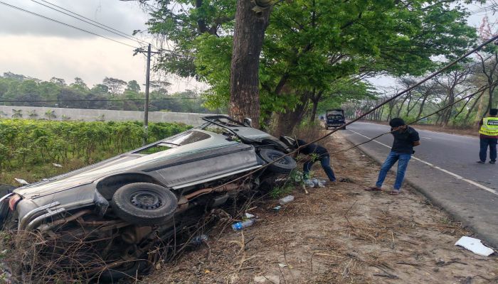 ঢাকা–চট্টগ্রাম মহাসড়কে সড়ক দুর্ঘটনা: চালক নিহত, আহত হেলপার
