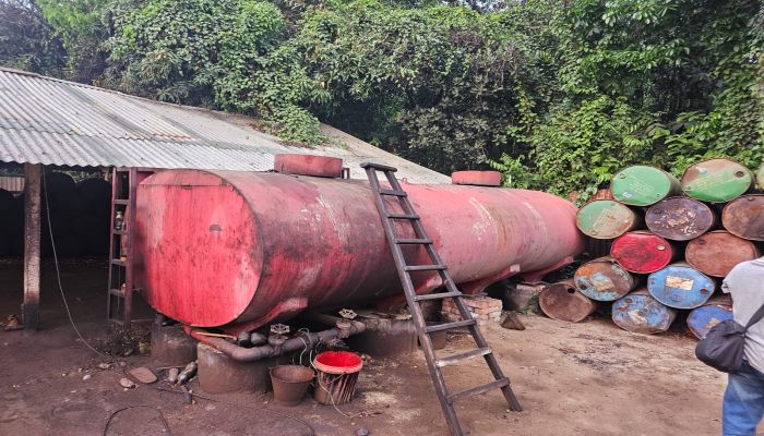 সীতাকুণ্ডে অবৈধ ডিপোতে অভিযান: ২৫ হাজার লিটার ডিজেল জব্দ
