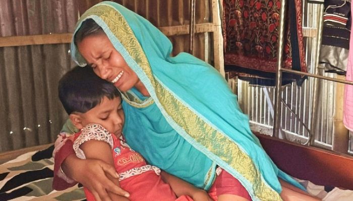 টাকার অভাবে বন্ধ শিশুর চিকিৎসা, সহায়তার আকুতি পরিবারের