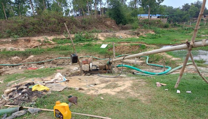 চকরিয়ার হারবাংয়ে ছড়াখালে ফের অবৈধ বালি উত্তোলন