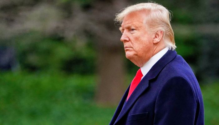 ‘ট্রাম্প, আপনাকে ব র খা স্ত করা হলো'