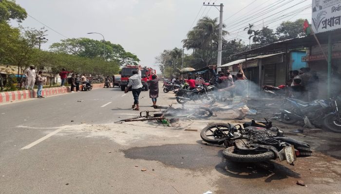 ঈশ্বরদীতে বিএনপির দুই গ্রুপের সংঘর্ষ 
