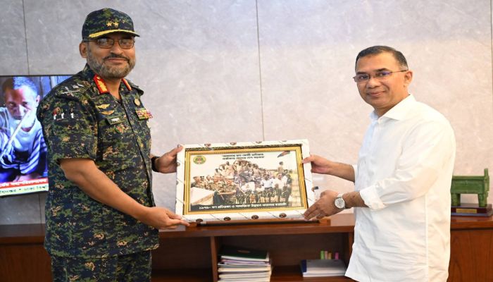 প্রধানমন্ত্রীর সঙ্গে আনসার প্রধানের সৌজন্য সাক্ষাৎ