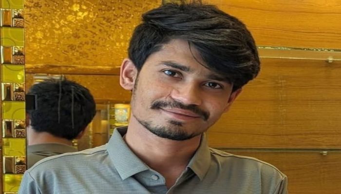 মধ্যরাতের ঝড়ে সড়কে ভেঙে পড়া গাছ, মোটরসাইকেল দুর্ঘটনায় প্রাণ গেল যুবকের