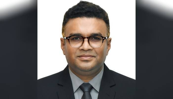 ঈদের চাঁদ আর শূন্যতার আলো: বাবাহীন এক উৎসবের গল্প