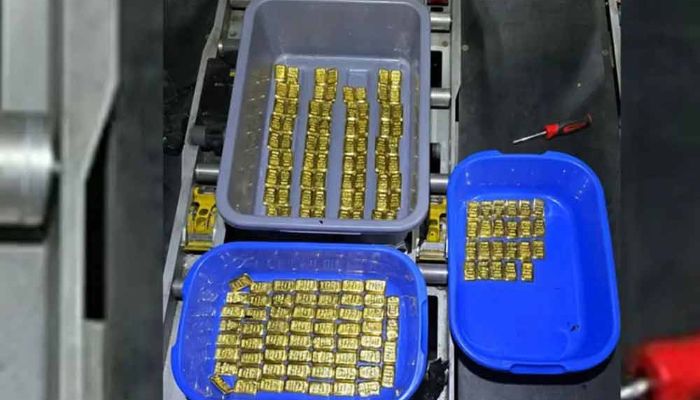 বিমানের কার্গো থেকে ১৫৩ সোনার বার উদ্ধার