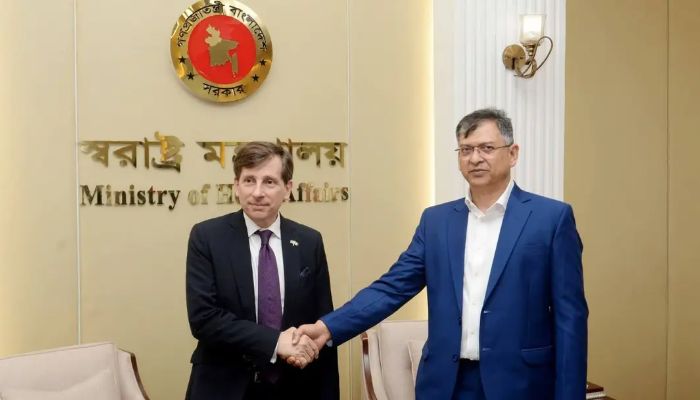 পুলিশের সংস্কারে ফ্রান্সের সহযোগিতা চাইলেন স্বরাষ্ট্রমন্ত্রী