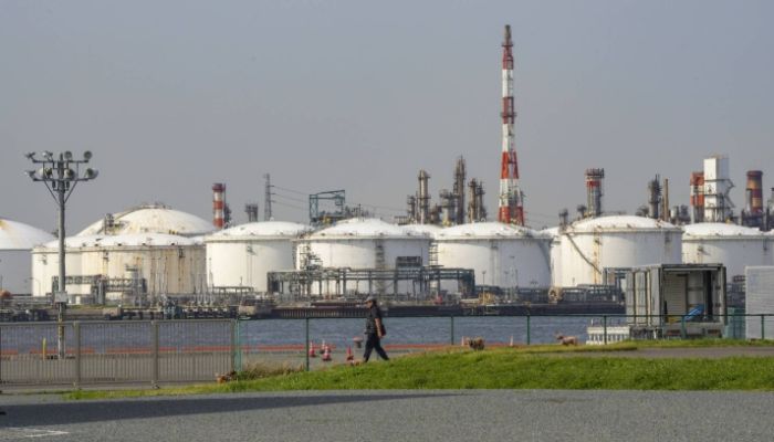 মধ্যপ্রাচ্যে উত্তেজনা, মজুদ করা তেল সরবরাহ শুরু করেছে জাপান