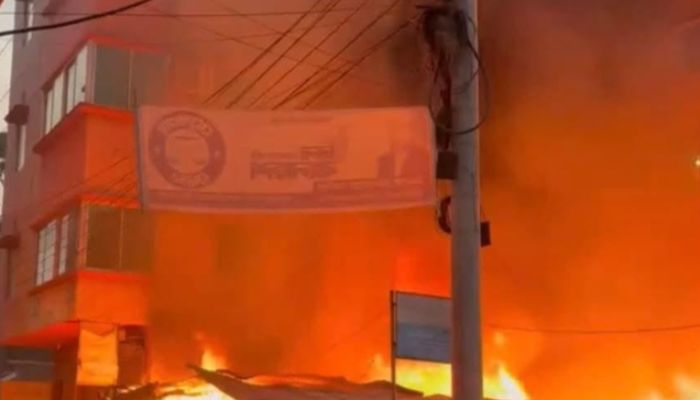 কোম্পানীগঞ্জে অগ্নিকাণ্ডে ৪ দোকান পুড়ে ছাই