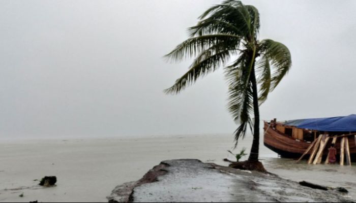 দেশের ১৫ অঞ্চলে ঝড়বৃষ্টির আভাস, নদীবন্দরে সতর্কতা