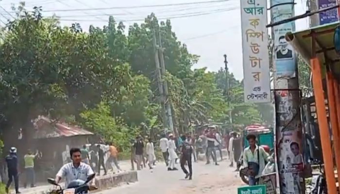 ঈশ্বরদী সরকারি কলেজে ছাত্রশিবির-ছাত্রদল সংঘর্ষ 
