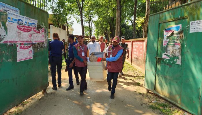 শেরপুর-৩ আসনে নির্বাচনী সরঞ্জাম যাচ্ছে কেন্দ্রে, কাল ভোট
