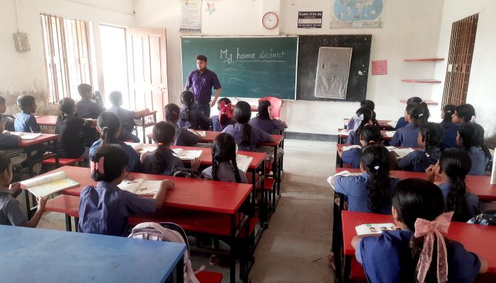 শিখন ঘাটতি পূরণে মতলব উত্তরেও শুরু হয়েছে ১০ শনিবারের শিক্ষা কার্যক্রম