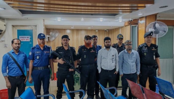 নারায়ণগঞ্জে নিম্নমানের স্বাস্থ্যসেবার বিরুদ্ধে মোবাইল কোর্টের অভিযান, জরিমানা ৫ লাখ ৫ হাজার টাকা