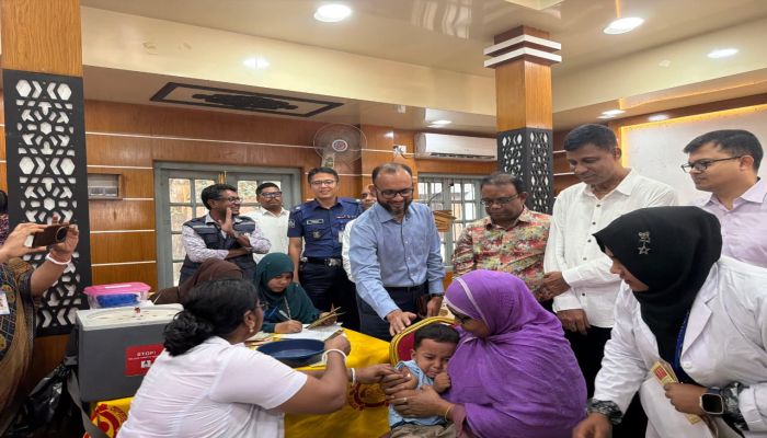 মৌলভীবাজারে ৬ মাস থেকে ৫৯ মাস বয়সী শিশুদের হাম রুবেলার টিকা দেয়া শুরু