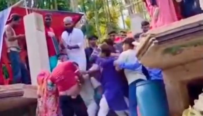 লক্ষ্মীপুরে বিয়ের ভোজে আসন নিয়ে বিরোধ, সংঘর্ষে আহত অন্তত ৮