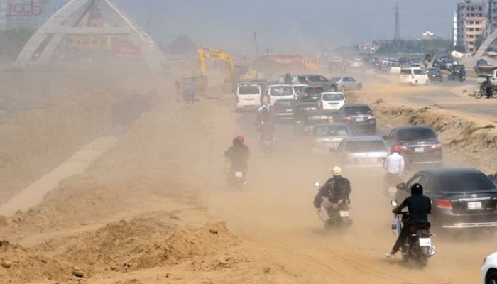 আজ দূষিত শহরের শীর্ষে ঢাকা