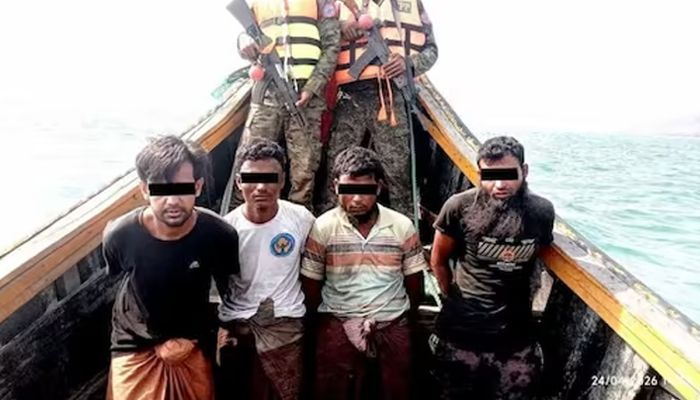 আরাকান আর্মির হাতে ১১ বাংলাদেশি আটক 