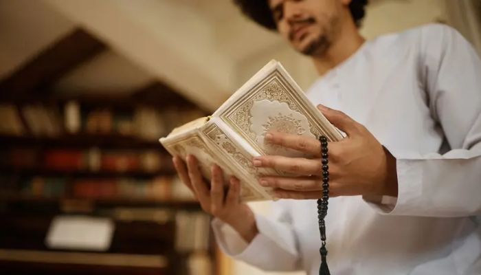 সুরা ফাতিহায় মানুষকে যে শিক্ষা দেওয়া হয়েছে