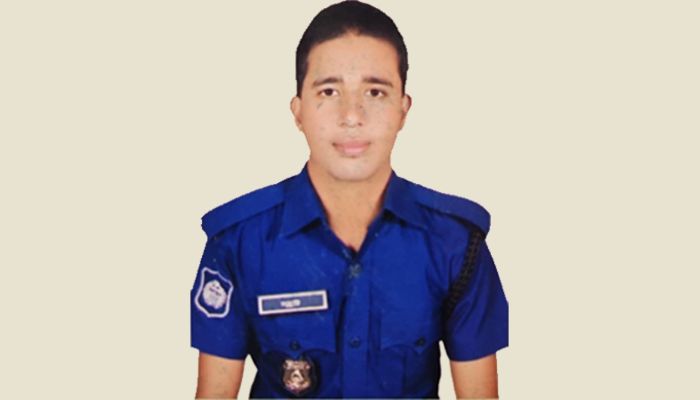 নিজের অস্ত্রের গুলিতে পুলিশ সদস্যের ‘আত্মহত্যা’